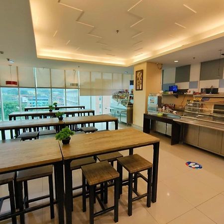 Greenwindows Hotel Davao City Extérieur photo