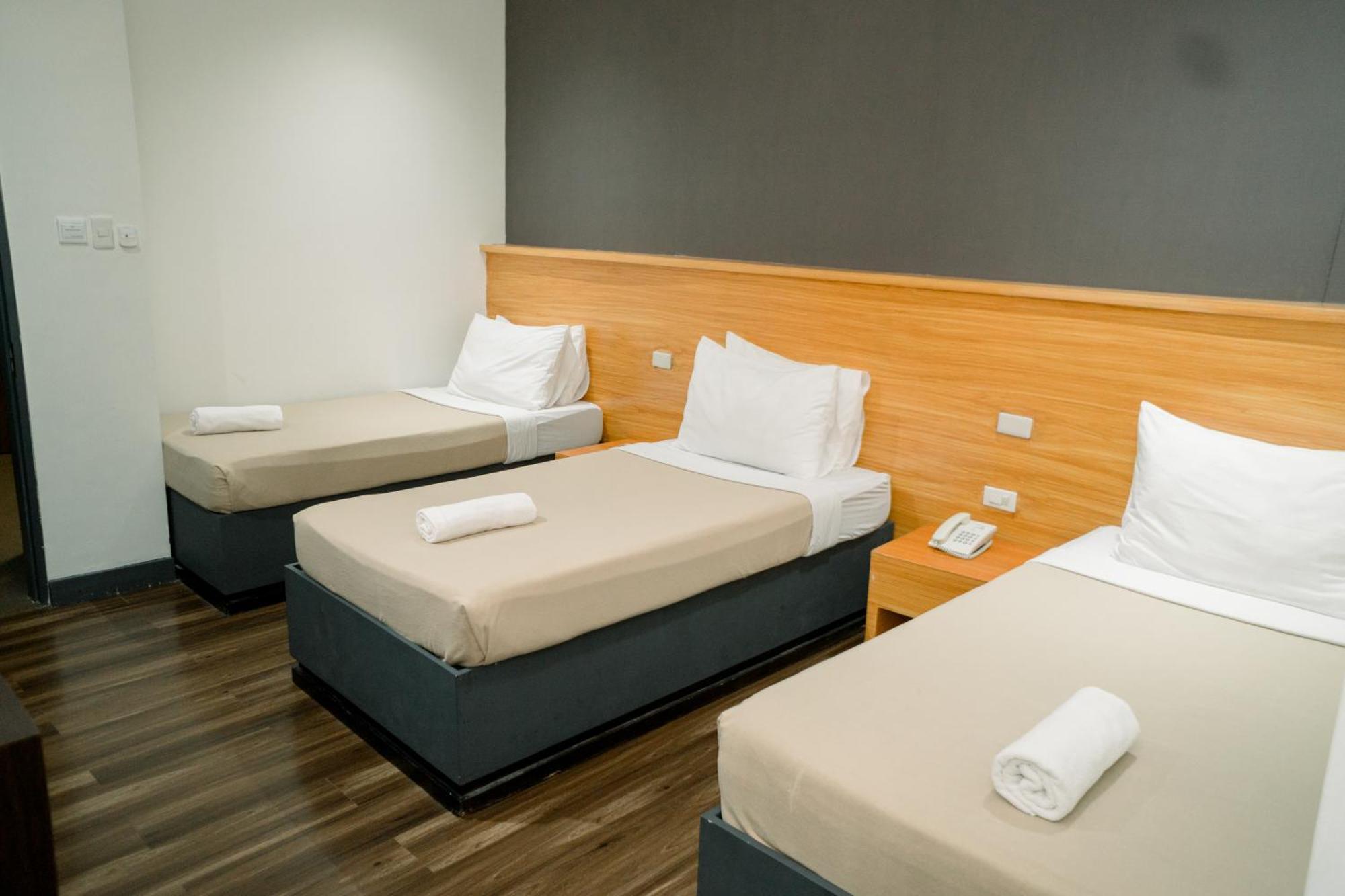 Greenwindows Hotel Davao City Extérieur photo